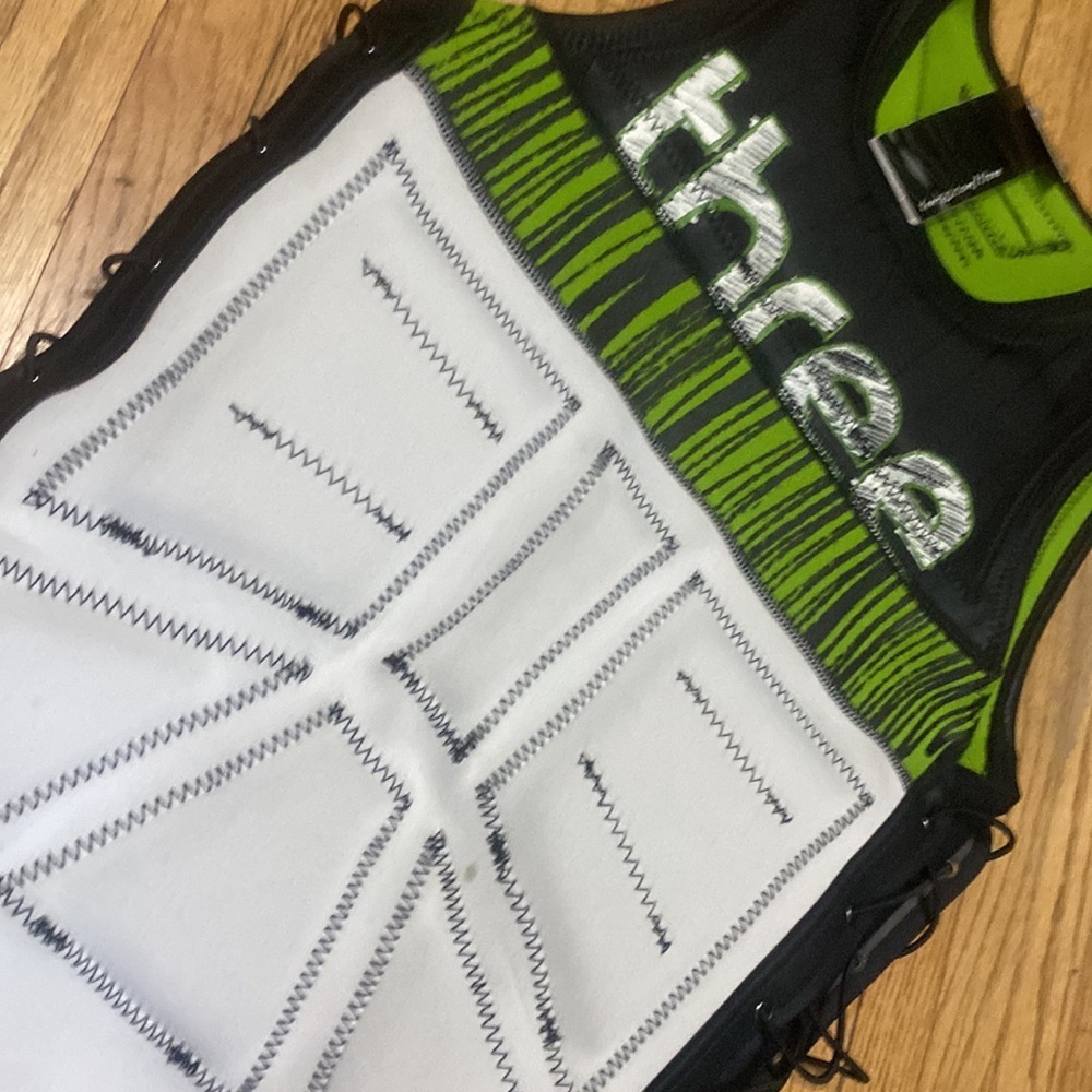 Ten80 three wakeboarding vest. - Picture 2 of 12